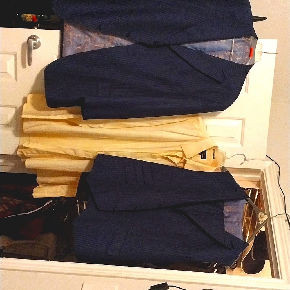 HerringboneBlue pinstripe suit/yellow long sleeve (Stacy Adams)dress shirt